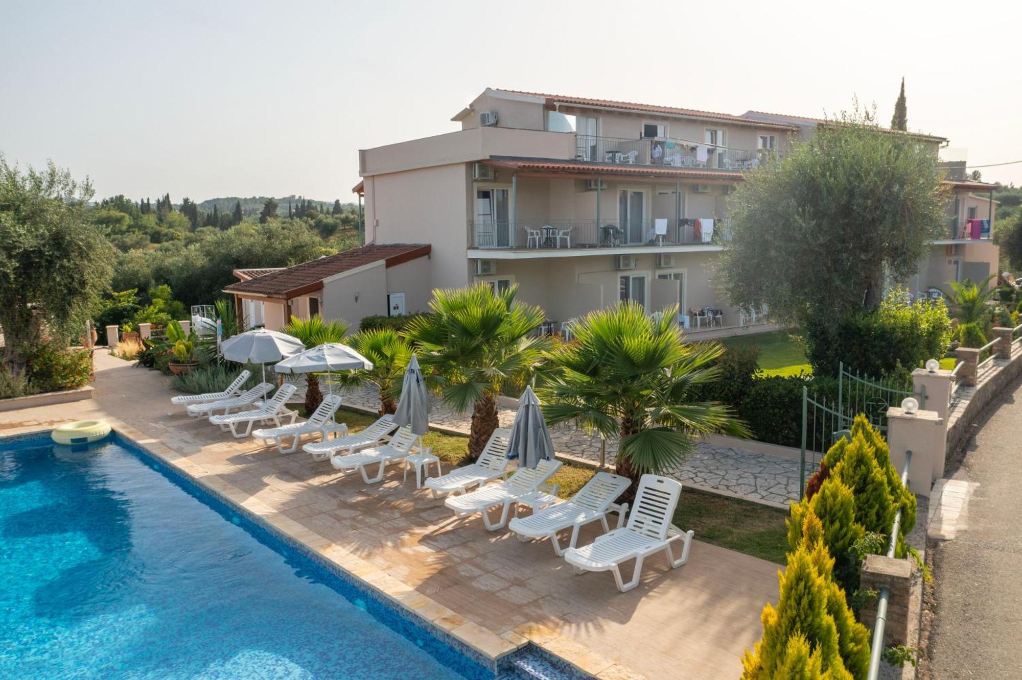 Luca Mare Bed & Breakfast Gouvia